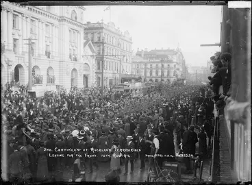 Image: 2nd Contingent of Auckland Territorials leaving for the Front