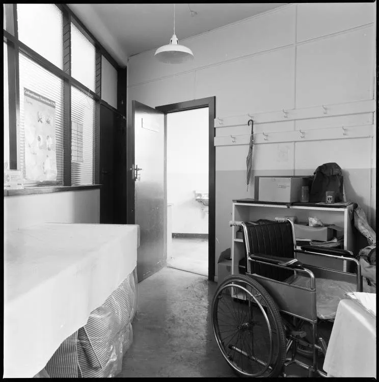 Sick bay, Auckland Railway Station, Beach Road, 1989