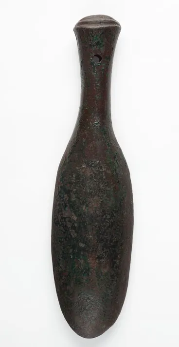 Image: Patu pora (iron hand weapon)