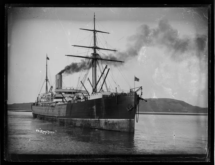 Steam ship Rimutaka in Port Chalmers harbour
