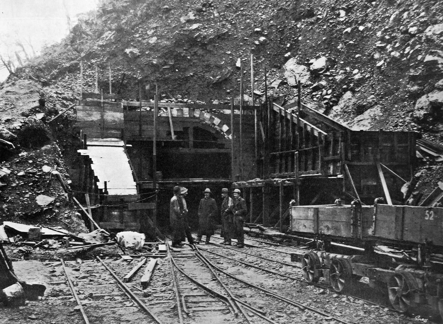 The mouth of the tunnel, Bealey End