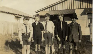 Image: 5 boys with cricket gear, Vogel Street, c.1920