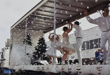 Image: Dancers on a float, Manurewa, 1993.