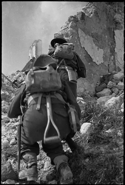 Soldiers on the Cassino battlefront, Italy - Photograph taken by George Kaye