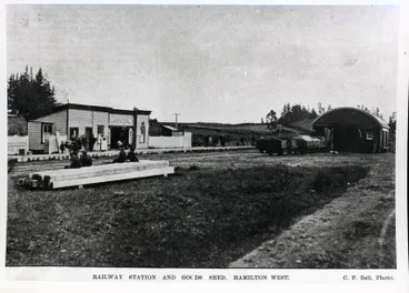 Image: Photograph – Railway station and goods shed, Hamilton West