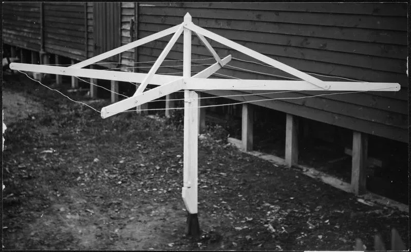 Ellis & Burnand - sample clothesline