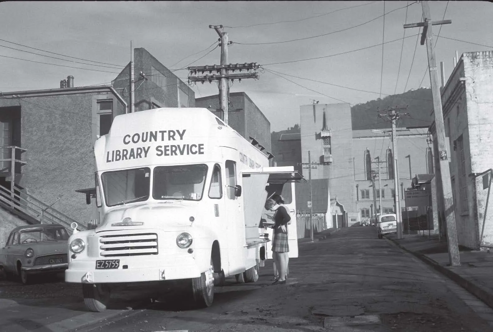 A 1960 model CLS van in Wingfield Street in 1969 on ground later covered by the National Library. Alan Smith
