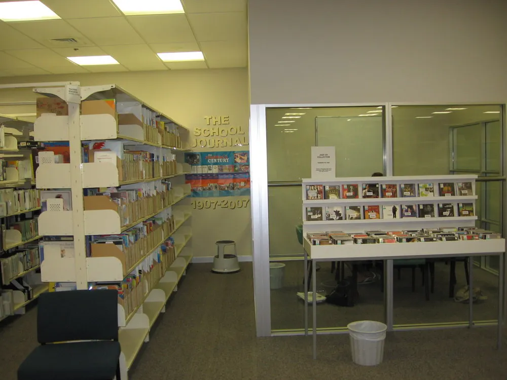 Library, Auckland campus. School Journal collection, 2007