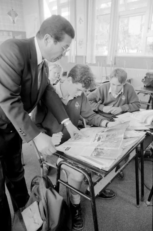 Ikuo Matsui meets Taradale High School students Bruce Jackson on the left and Damien Kinsey