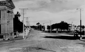 Featherston, N.Z. : postcard