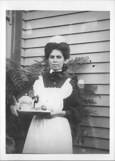 Image: [Domestic servant]