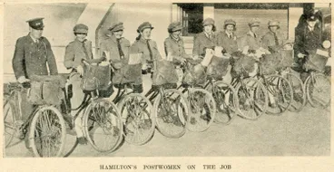 Image: Hamilton's postwomen on the job