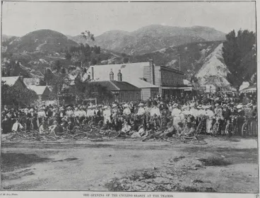 Image: The opening of the cycling season at the Thames