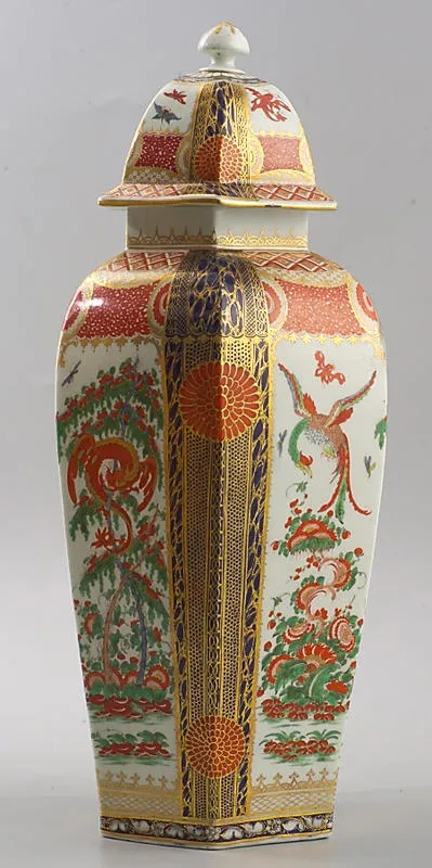 Dr Wall period hexagonal lidded vase with Japanese style decoration