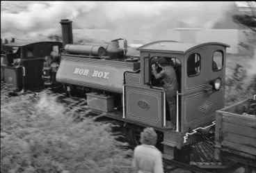 Image: Photograph of side-tank locomotive F 113