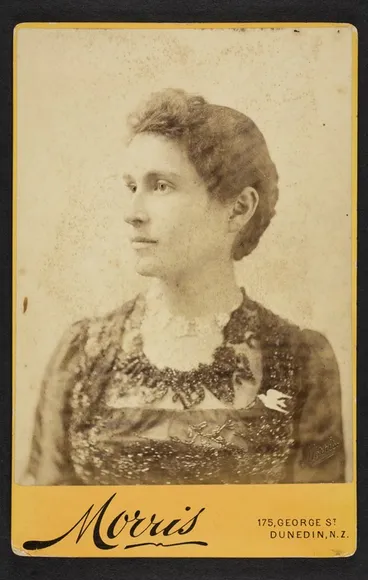 Image: Portrait of Annie Vida Kate Pearce (nee Warren)