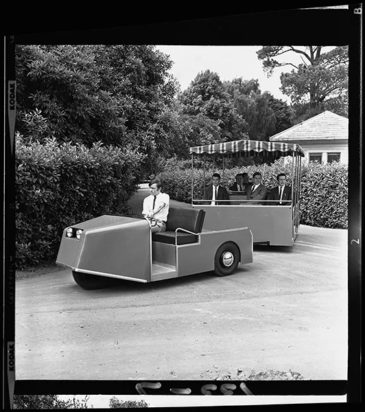 Christchurch Botanic Gardens tourist vehicle