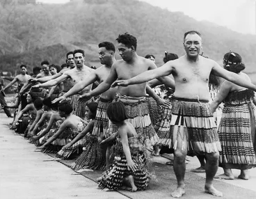 Image: Rotorua/Arawa warriors perform the haka at Ngaruawahia