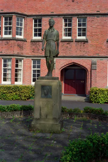 Image: Charles Thomas Major Memorial, Kings College, Golf Avenue, Ōtāhuhu, 1986