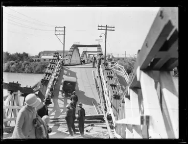 Image: Wairoa Bridge, Napier Earthquake, 1931