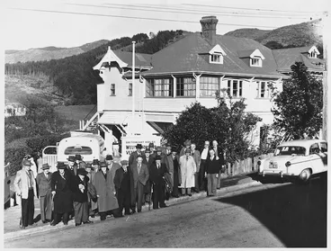 Image: War veterans outside Britomart House, Berhampore, Wellington