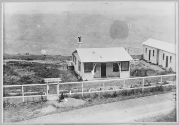 Image: Cockburn, Vivienne :Photograph of Katherine Mansfield cottage, Days Bay, Lower Hutt