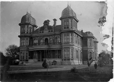 Image: Holly Lea – a Rich Man’s Folly?