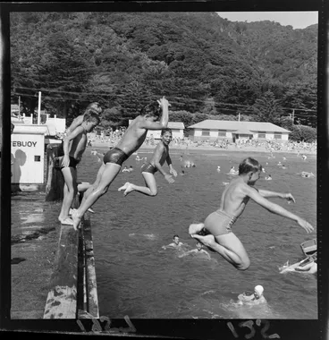 Image: Boys jumping off wharf at Days Bay, Eastbourne