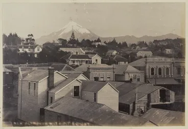 Image: New Plymouth, with Mount Taranaki in the background