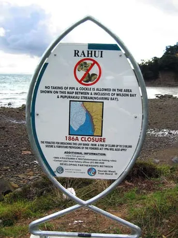 Rāhui sign Image: Rāhui sign