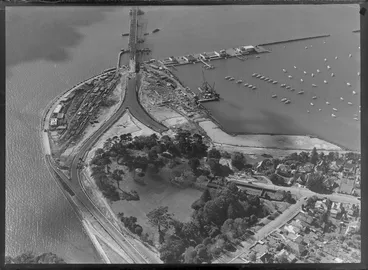 Image: Construction of Auckland Harbour bridge, Westhaven, Auckland, including Point Erin Park and housing