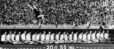 Image: Yvette Williams's long jump victory, Helsinki, 1952