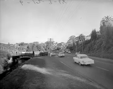 Image: Traffic builds up on Victoria St in rush hour.