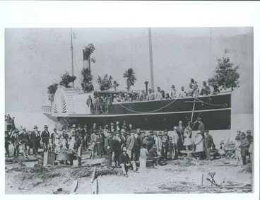 Image: Launch of P.S. Mountaineer at Kingston, Lake Wakatipu