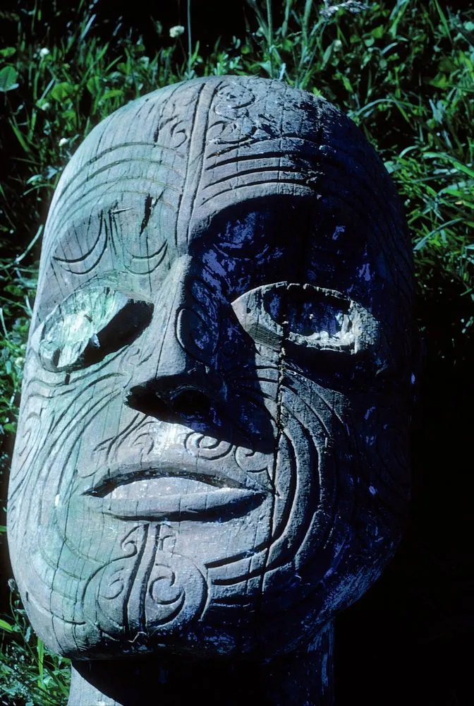 Stockade post figure, Papawai