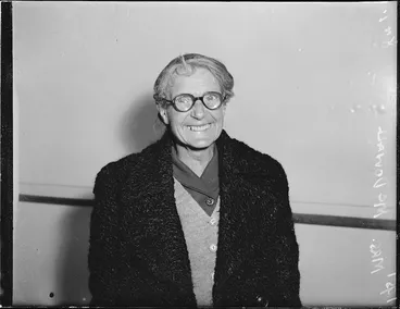 Image: Immigrants arriving off the Atlantis