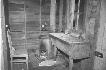 Image: Interior of an Auckland inner city house, 1963