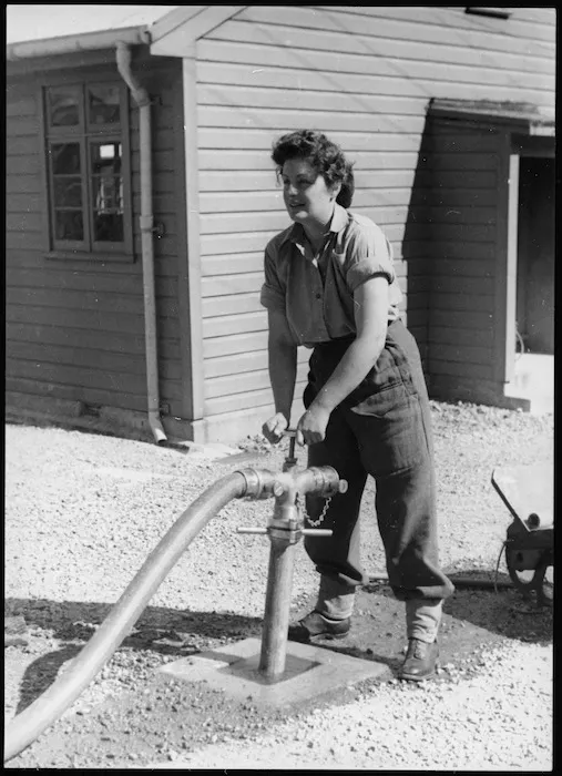 WAAC Camp fire brigade practice, Miramar, Wellington