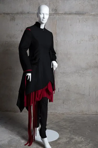 Black red spine coat