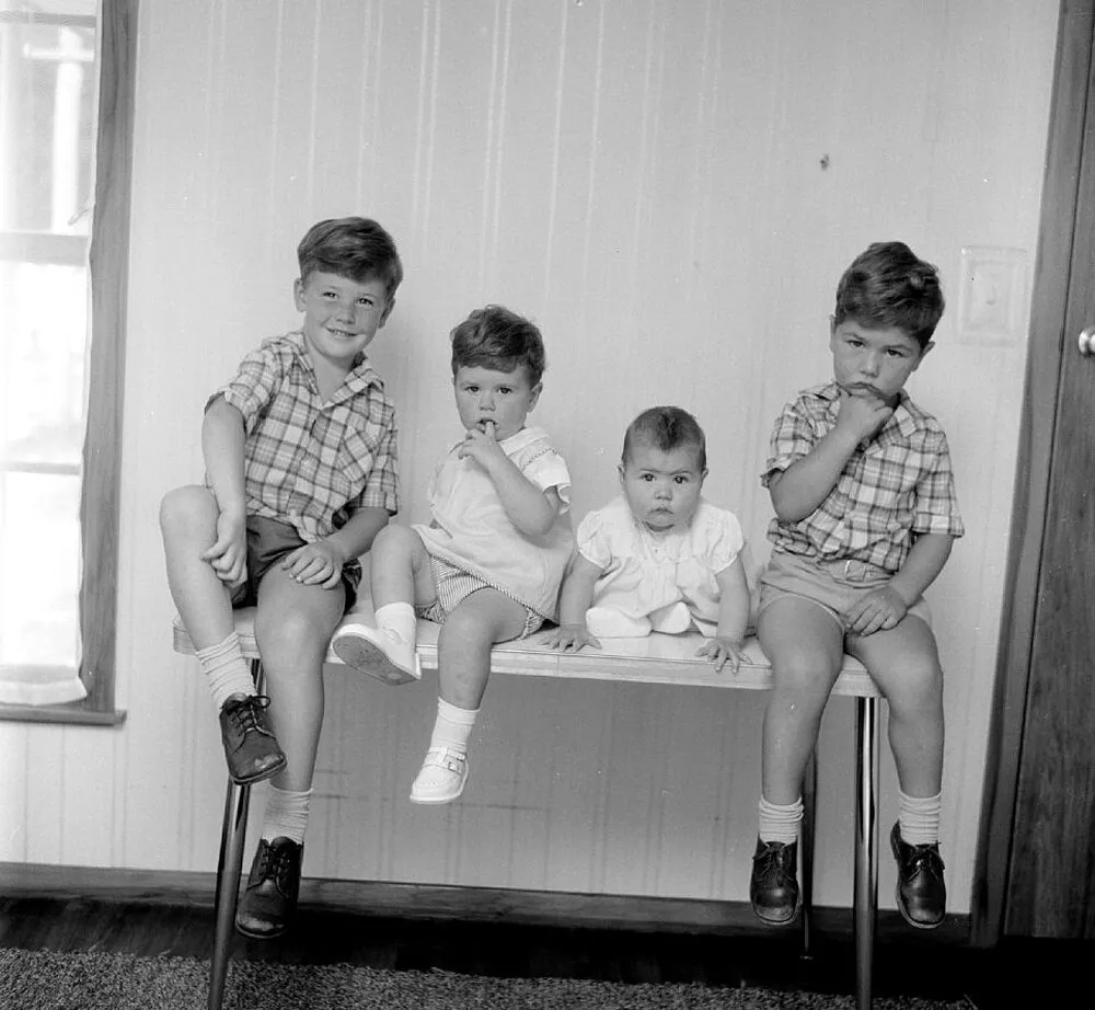 Eason children. [P1-3779-6169]