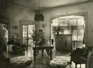 Image: Murdoch house 6; east end; the drawing room.