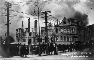 Image: 1907 fire at Parliament Buildings, Wellington