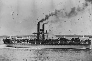 Image: The ferry Condor in the Waitematā Harbour, 1902