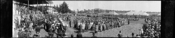 Maori welcome to the Duke and Duchess of York at Rotorua