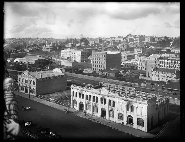 Central Auckland from Firths Wharf, Quay Street, 1903