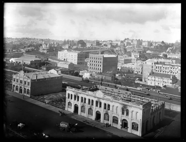 Central Auckland from Firths Wharf, Quay Street, 1903