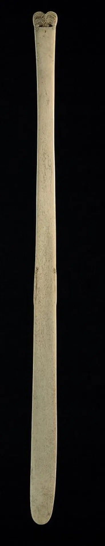 Image: Hoeroa (throwing weapon)