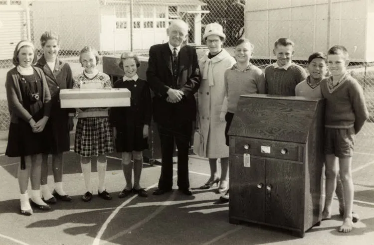School farewell, Māngere East, 1964