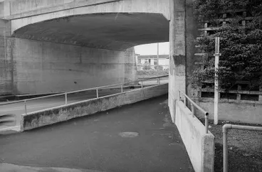 Image: The bridge across Claudelands Road