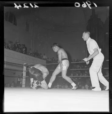 Image: Boxing, Samoan Tuna Scanlan verses Australian Tommy Collins, Wellington Town Hall, Wellington City